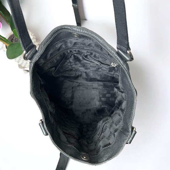 Authentic Michael Kors Double Zip Pebbled Leather Hobo Bag w/ COA - Picture 10 of 15